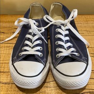 Converse navy blue gently worn!